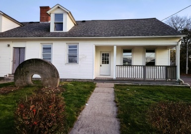 319 Main St, Douglas, Massachusetts 01516, 1 Bedroom Bedrooms, 3 Rooms Rooms,1 BathroomBathrooms,Residential Lease,For Rent,Main St,73062657
