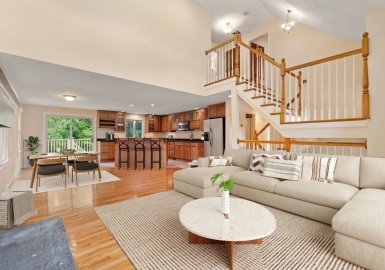 1028 Highland St., Holliston, Massachusetts 01746, 3 Bedrooms Bedrooms, 10 Rooms Rooms,4 BathroomsBathrooms,Residential,For Sale,Highland St.,73040018