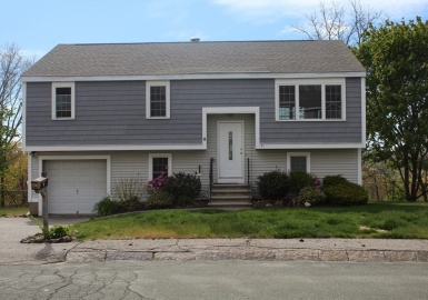 8 Skyview Lane, Woburn, Massachusetts 01801, 4 Bedrooms Bedrooms, 8 Rooms Rooms,1.5 BathroomsBathrooms,Residential,For Sale,Skyview Lane,72981278