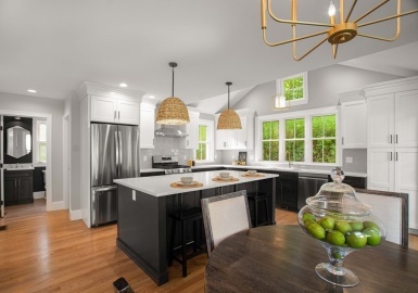 18 Centre Street, Natick, Massachusetts 01760, 3 Bedrooms Bedrooms, 13 Rooms Rooms,3.5 BathroomsBathrooms,Residential,For Sale,Centre Street,73059224