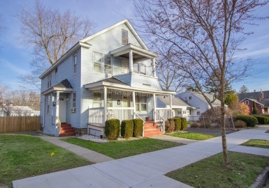 23-25 Edgewood St, Springfield, Massachusetts 01109, 4 Bedrooms Bedrooms, 10 Rooms Rooms,2 BathroomsBathrooms,Residential Income,For Sale,Edgewood St,73070088