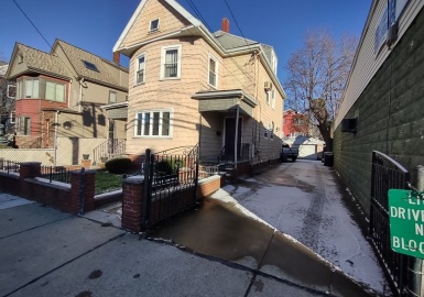 175 Bucknam St, Everett, Massachusetts 02149, 4 Bedrooms Bedrooms, 10 Rooms Rooms,2 BathroomsBathrooms,Residential Income,For Sale,Bucknam St,73064619