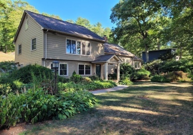 45R Winter Street, Hopkinton, Massachusetts 01748, 2 Bedrooms Bedrooms, 5 Rooms Rooms,2 BathroomsBathrooms,Residential Lease,For Rent,Winter Street,73027460