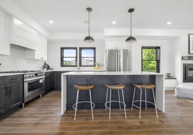 377B Washington St, Somerville, Massachusetts 02143, 3 Bedrooms Bedrooms, 6 Rooms Rooms,3 BathroomsBathrooms,Residential Lease,For Rent,Washington St,73068469