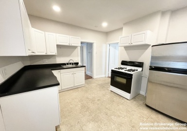 276 East Cottage, Boston, Massachusetts 02125, 2 Bedrooms Bedrooms, 4 Rooms Rooms,1 BathroomBathrooms,Residential Lease,For Rent,East Cottage,72766987