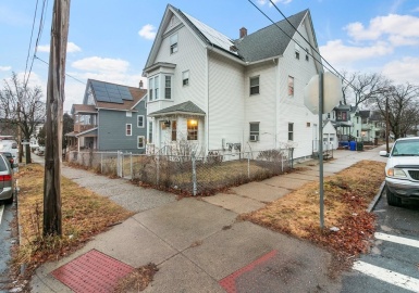 79 Oak St, Springfield, Massachusetts 01151, 6 Bedrooms Bedrooms, 12 Rooms Rooms,4 BathroomsBathrooms,Residential Income,For Sale,Oak St,73073348