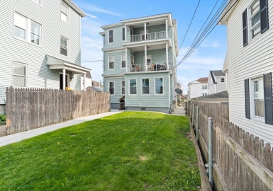 91 Park Street, Fall River, Massachusetts 02721, 9 Bedrooms Bedrooms, 18 Rooms Rooms,3 BathroomsBathrooms,Residential Income,For Sale,Park Street,73070511