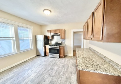 39 Hamilton Street, Everett, Massachusetts 02149, 2 Bedrooms Bedrooms, 6 Rooms Rooms,1 BathroomBathrooms,Residential Lease,For Rent,Hamilton Street,72942453