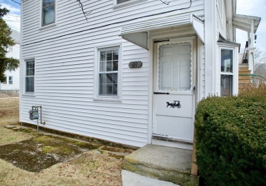 27 Cross, Grafton, Massachusetts 01560, 2 Bedrooms Bedrooms, 4 Rooms Rooms,1 BathroomBathrooms,Residential Lease,For Rent,Cross,72973649