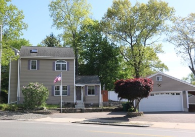 906 Highland Avenue, Medford, Massachusetts 02155, 2 Bedrooms Bedrooms, 7 Rooms Rooms,2 BathroomsBathrooms,Residential,For Sale,Highland Avenue,73058160