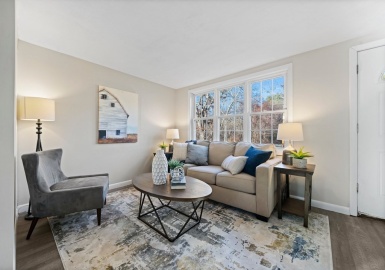 696 Hixville Rd, Dartmouth, Massachusetts 02747, 3 Bedrooms Bedrooms, 11 Rooms Rooms,3 BathroomsBathrooms,Residential Income,For Sale,Hixville Rd,73065441