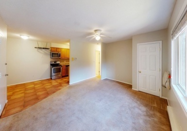 6 Dailey St, Attleboro, Massachusetts 02703, 2 Bedrooms Bedrooms, 5 Rooms Rooms,1 BathroomBathrooms,Residential Lease,For Rent,Dailey St,73068217