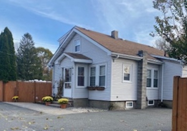 88 Basswood Ave, Saugus, Massachusetts 01906, 2 Bedrooms Bedrooms, 7 Rooms Rooms,1 BathroomBathrooms,Residential,For Sale,Basswood Ave,73063170