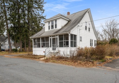 6 Doody Avenue, Easthampton, Massachusetts 01027, 3 Bedrooms Bedrooms, 7 Rooms Rooms,2 BathroomsBathrooms,Residential Income,For Sale,Doody Avenue,73065503
