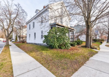 24 Hampden St, Worcester, Massachusetts 01609, 6 Bedrooms Bedrooms, 14 Rooms Rooms,3 BathroomsBathrooms,Residential Income,For Sale,Hampden St,73067777