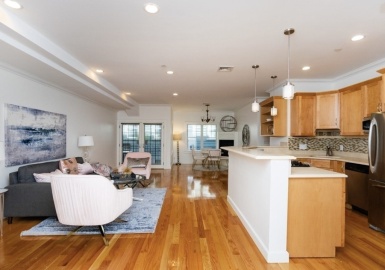 345 W Broadway Street, Boston, Massachusetts 02127, 2 Bedrooms Bedrooms, 5 Rooms Rooms,2 BathroomsBathrooms,Residential Lease,For Rent,W Broadway Street,73063452