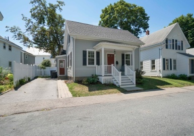4 Willow St, Natick, Massachusetts 01760, 3 Bedrooms Bedrooms, 8 Rooms Rooms,2 BathroomsBathrooms,Residential Lease,For Rent,Willow St,73065202