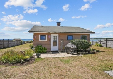 26 Alder Street, Fairhaven, Massachusetts 02719, 2 Bedrooms Bedrooms, 4 Rooms Rooms,1 BathroomBathrooms,Residential,For Sale,Alder Street,73027147