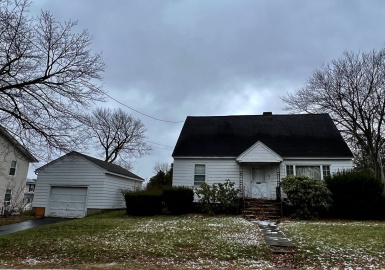 42 Albion Street, Methuen, Massachusetts 01844, 3 Bedrooms Bedrooms, 6 Rooms Rooms,1.5 BathroomsBathrooms,Residential,For Sale,Albion Street,73065645