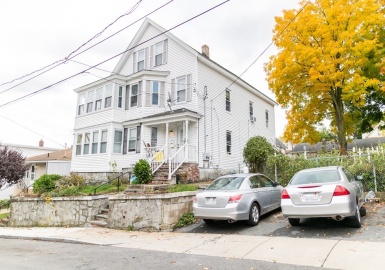 32 Shaw St, Lawrence, Massachusetts 01843, 7 Bedrooms Bedrooms, 12 Rooms Rooms,3 BathroomsBathrooms,Residential Income,For Sale,Shaw St,73050521