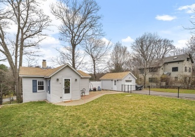 52 Woodland Rd, Wayland, Massachusetts 01778, 1 Bedroom Bedrooms, 5 Rooms Rooms,1 BathroomBathrooms,Residential,For Sale,Woodland Rd,73072291