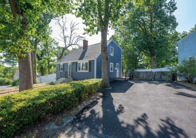 10 Cedar Cir, Randolph, Massachusetts 02368, 4 Bedrooms Bedrooms, 9 Rooms Rooms,2 BathroomsBathrooms,Residential,For Sale,Cedar Cir,73025004