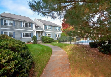 33 Washington Green, Walpole, Massachusetts 02032, 2 Bedrooms Bedrooms, 4 Rooms Rooms,2 BathroomsBathrooms,Residential,For Sale,Washington Green,Washington Green,73053745