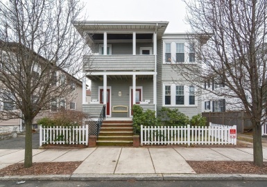 106-108 Park Ave, Revere, Massachusetts 02151, 5 Bedrooms Bedrooms, 11 Rooms Rooms,2 BathroomsBathrooms,Residential Income,For Sale,Park Ave,73079891