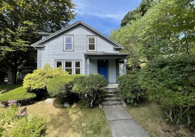 303 South St, Northampton, Massachusetts 01060, 4 Bedrooms Bedrooms, 8 Rooms Rooms,1.5 BathroomsBathrooms,Residential,For Sale,South St,73027002