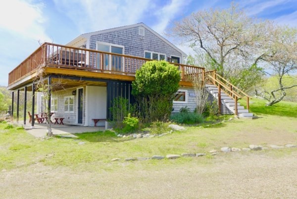 836 State Rd Aq601, Aquinnah, Massachusetts 02535