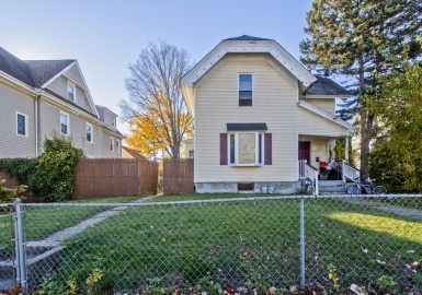 175 Pearl Street, Holyoke, Massachusetts 01040, 4 Bedrooms Bedrooms, 10 Rooms Rooms,2.5 BathroomsBathrooms,Residential Income,For Sale,Pearl Street,73080094