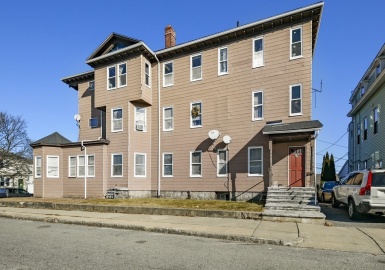 62 Plantation St, Worcester, Massachusetts 01604, 9 Bedrooms Bedrooms, 18 Rooms Rooms,4 BathroomsBathrooms,Residential Income,For Sale,Plantation St,73075817