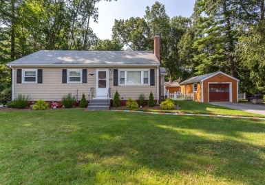 455 Pleasant St, Bridgewater, Massachusetts 02324, 2 Bedrooms Bedrooms, 5 Rooms Rooms,1 BathroomBathrooms,Residential,For Sale,Pleasant St,72880865