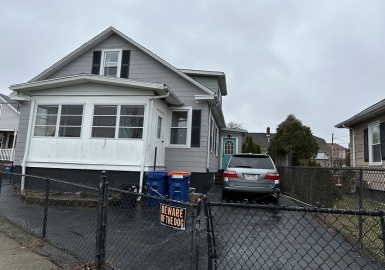 555 Belleville Ave, New Bedford, Massachusetts 02746, 4 Bedrooms Bedrooms, 6 Rooms Rooms,1 BathroomBathrooms,Residential,For Sale,Belleville Ave,73068465