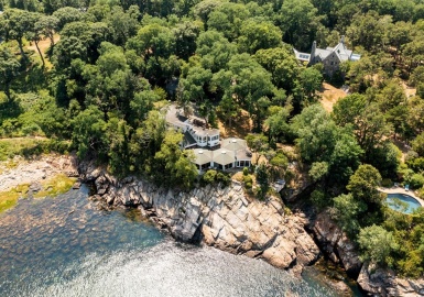 27 Folly Point Road, Gloucester, Massachusetts 01930, 3 Bedrooms Bedrooms, 14 Rooms Rooms,2.5 BathroomsBathrooms,Residential,For Sale,Folly Point Road,73022985