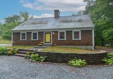 20 Haven St, Dover, Massachusetts 02030, 3 Bedrooms Bedrooms, 6 Rooms Rooms,2 BathroomsBathrooms,Residential,For Sale,Haven St,73034158