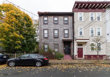 187 West Fifth St, Boston, Massachusetts 02127, 3 Bedrooms Bedrooms, 12 Rooms Rooms,3 BathroomsBathrooms,Residential Income,For Sale,West Fifth St,73071858
