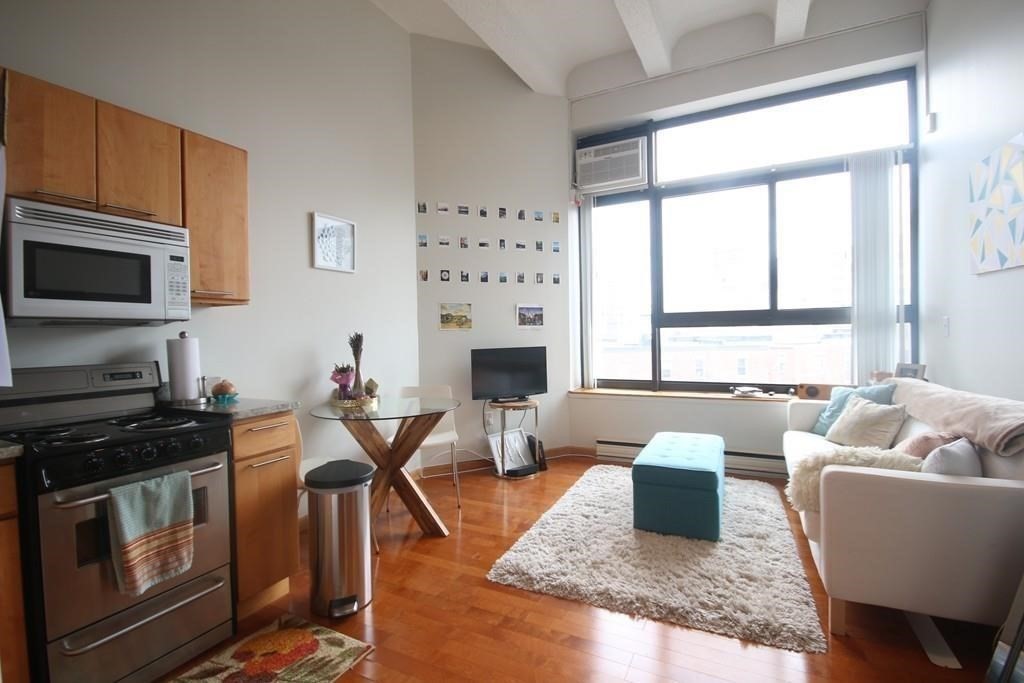 12 Stoneholm, Boston, Massachusetts 02115