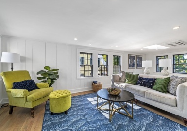 60 Front Street, Marblehead, Massachusetts 01945, 2 Bedrooms Bedrooms, 6 Rooms Rooms,2 BathroomsBathrooms,Residential Lease,For Rent,Front Street,72934837