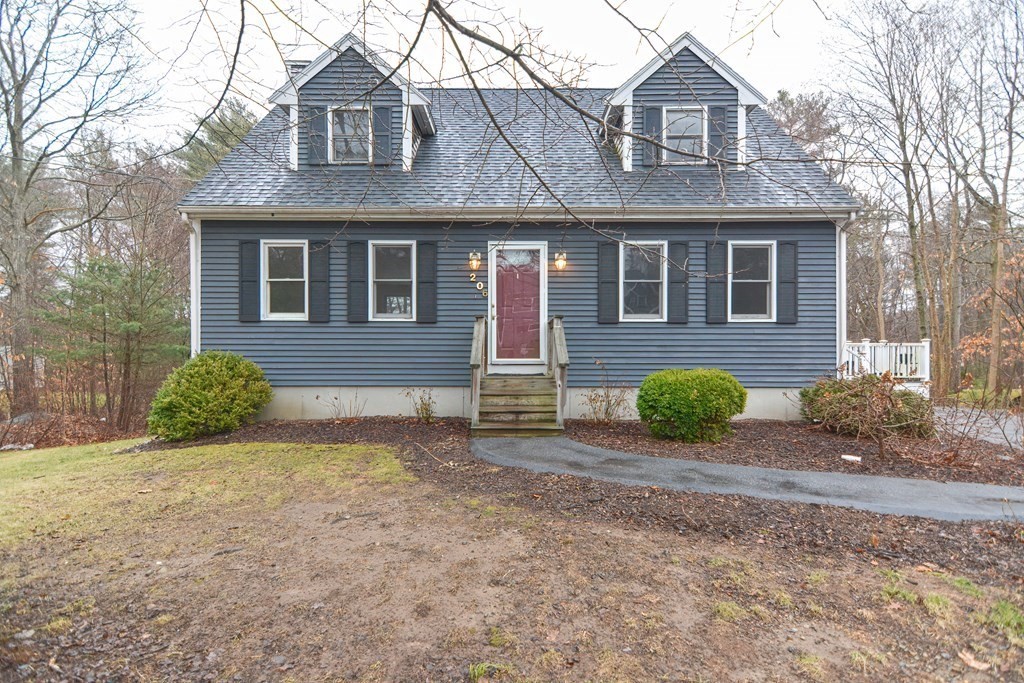 206 Bluejay Ln, Taunton, Massachusetts 02718