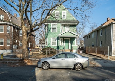 54 Johnson St., Springfield, Massachusetts 01108, 6 Bedrooms Bedrooms, 14 Rooms Rooms,3 BathroomsBathrooms,Residential Income,For Sale,Johnson St.,73077003
