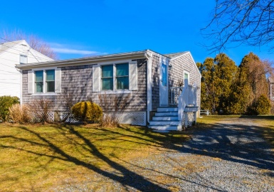 65 Carman Ave, Sandwich, Massachusetts 02563, 2 Bedrooms Bedrooms, 4 Rooms Rooms,1 BathroomBathrooms,Residential,For Sale,Carman Ave,73067330