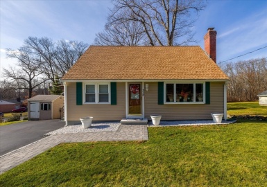 312 Maple Ave, Shrewsbury, Massachusetts 01545, 4 Bedrooms Bedrooms, 6 Rooms Rooms,3 BathroomsBathrooms,Residential,For Sale,Maple Ave,73064717