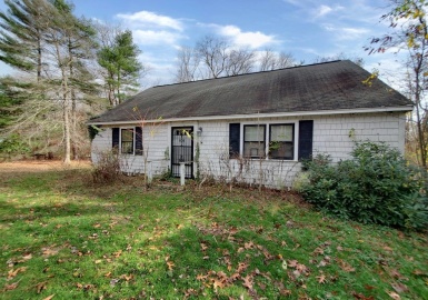 159 Bedford St, Middleboro, Massachusetts 02346, 3 Bedrooms Bedrooms, 6 Rooms Rooms,1 BathroomBathrooms,Residential,For Sale,Bedford St,73058380