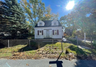 96 Walnut Ln, Attleboro, Massachusetts 02703, 3 Bedrooms Bedrooms, 8 Rooms Rooms,2 BathroomsBathrooms,Residential Income,For Sale,Walnut Ln,73053735