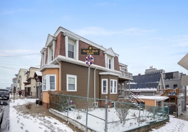 78 Falcon St, Boston, Massachusetts 02128, 4 Bedrooms Bedrooms, 11 Rooms Rooms,3 BathroomsBathrooms,Residential Income,For Sale,Falcon St,73073784