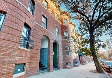 32 S Huntington Ave, Boston, Massachusetts 02130, 10 Bedrooms Bedrooms, 17 Rooms Rooms,4 BathroomsBathrooms,Residential Income,For Sale,S Huntington Ave,73063648