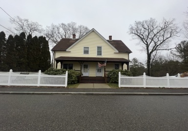 6 High Street, Barre, Massachusetts 01074, 3 Bedrooms Bedrooms, 6 Rooms Rooms,1 BathroomBathrooms,Residential Lease,For Rent,High Street,73071397