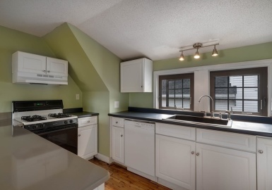 4 Willow Ave., Salem, Massachusetts 01970, 1 Bedroom Bedrooms, 4 Rooms Rooms,1 BathroomBathrooms,Residential Lease,For Rent,Willow Ave.,73066976