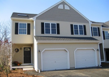 1 Blackberry Lane, Grafton, Massachusetts 01519, 2 Bedrooms Bedrooms, 7 Rooms Rooms,2.5 BathroomsBathrooms,Residential Lease,For Rent,Blackberry Lane,73065966